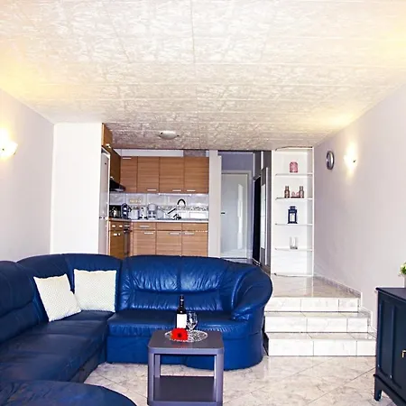 Casa-yelena-direkt-am-meer-mit-grossem-pool * Chayofa