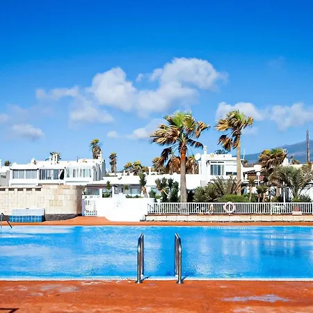 Casa-yelena-direkt-am-meer-mit-grossem-pool דירה *