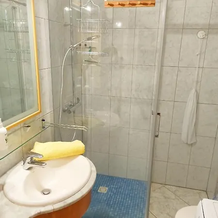 Casa-yelena-direkt-am-meer-mit-grossem-pool דירה