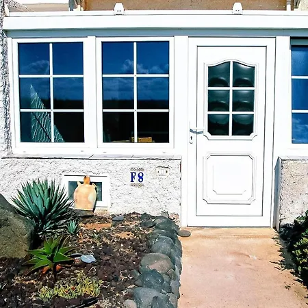 דירה Casa-yelena-direkt-am-meer-mit-grossem-pool *